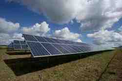 Solarpanels auf einem Hausdach